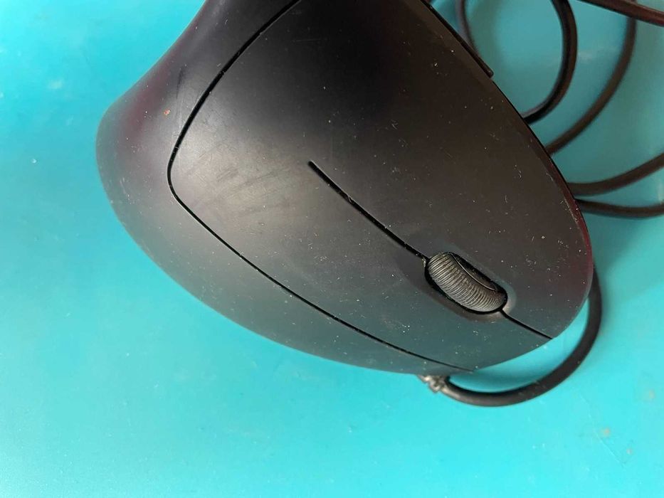 Ергономична вертикална мишка Anker с кабел (USB)