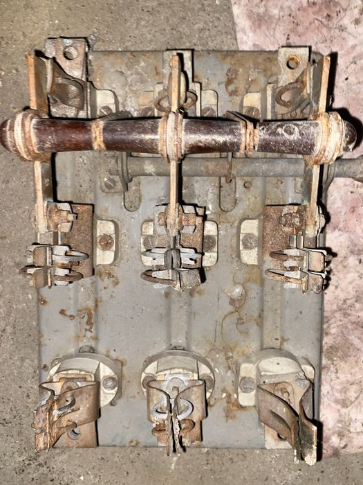 Рубильник электрорубильник