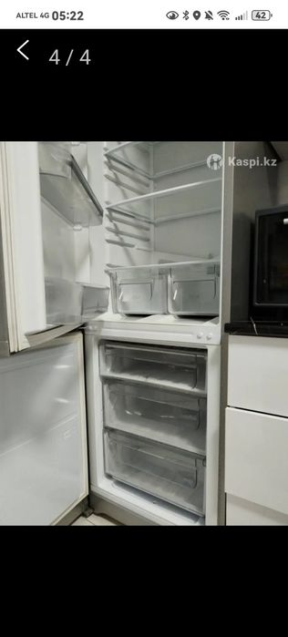 Продам двухкамерный холодильник Аристон