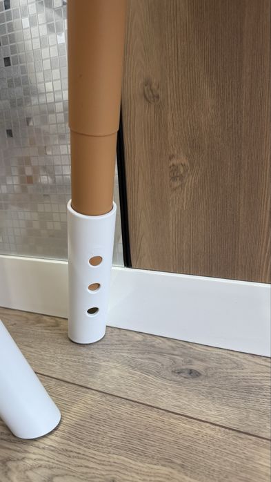 Детский стол с 2 стульями