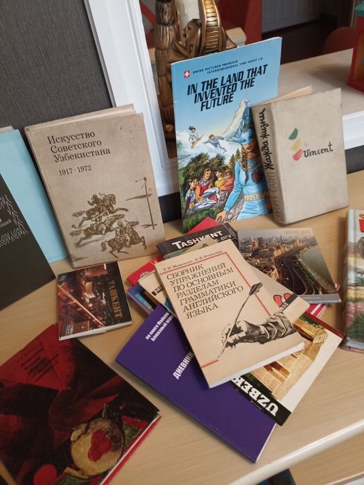 Продам всю свою библиотеку за 450 000