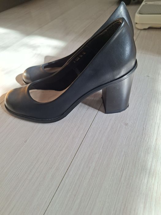 Женский туфли кожанный