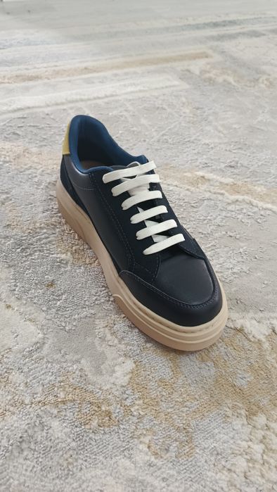 Кроссовки 38 размера