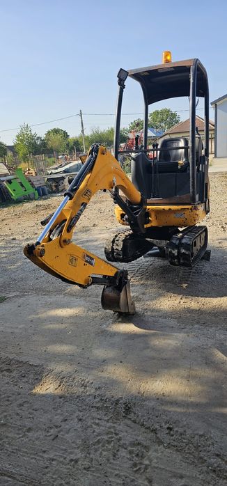 Închiriez incarcator telescopic manitou și miniexcavator,bobcat.