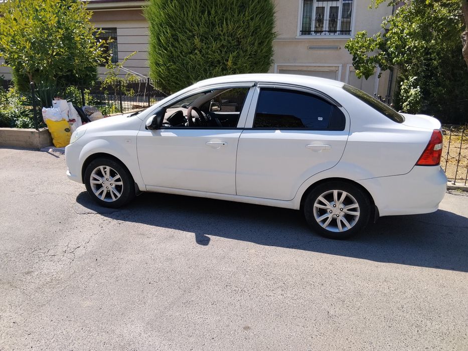 Nexia 3 holati yaxshi mexanika