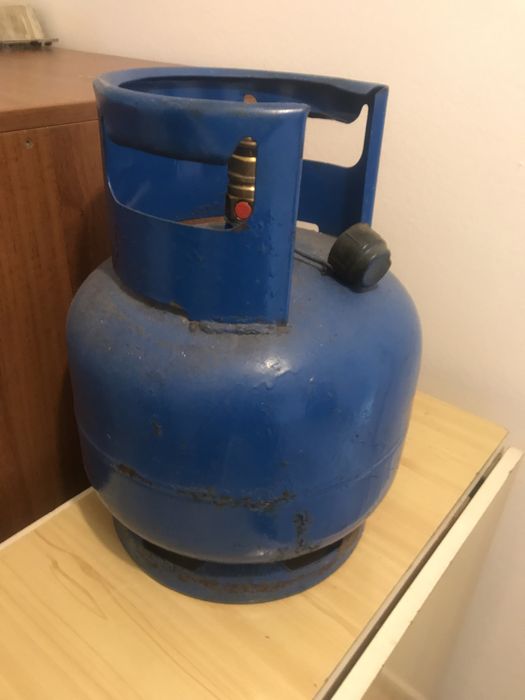 Газова  бутилка  12   литра .