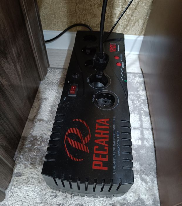 Стабилизатор Ресанта 1000