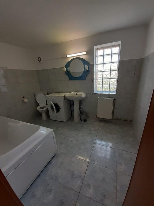 De închiriat apartament 2 camere