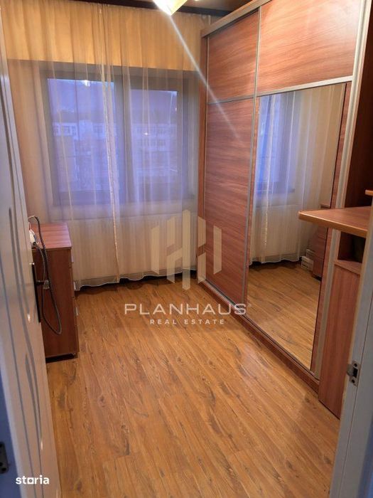 Apartament  4 camere - etaj 2 ,B-dul Traian ,la cheie
