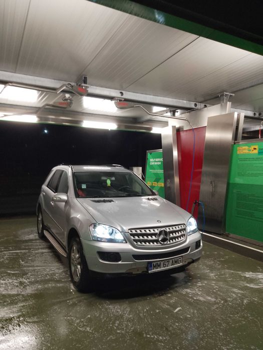 Vând Mercedes ML 320