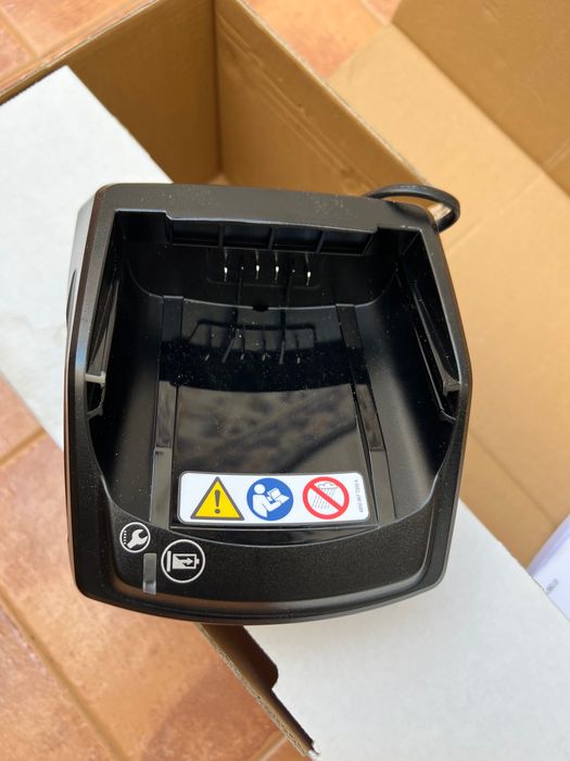 Акумулаторен ножица за жив плет  Stihl