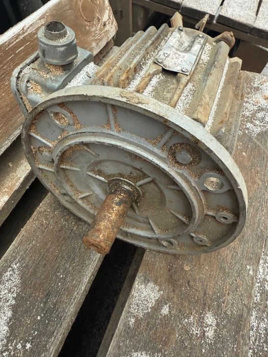 Электродвигатель