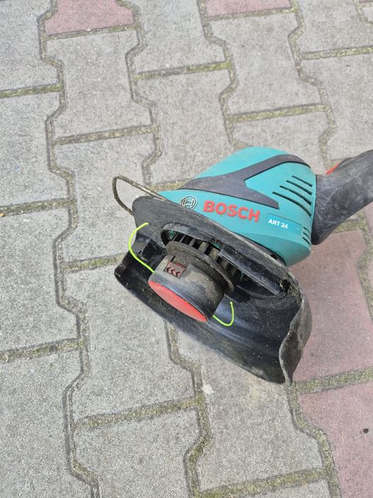 Vind Trimmer electric Bosch cu fir