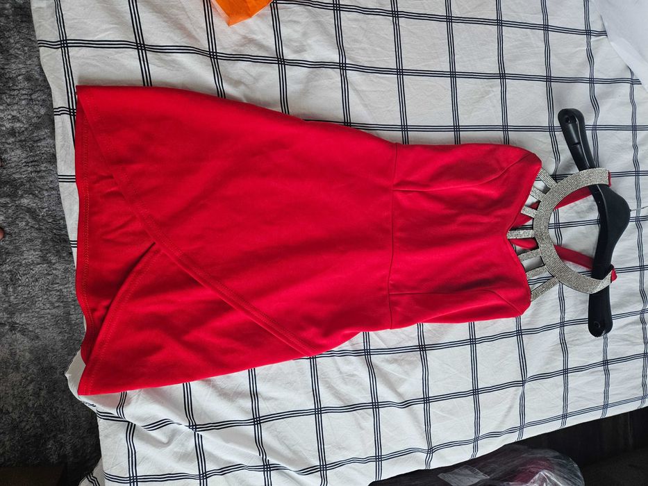 Чисто нови рокли XS