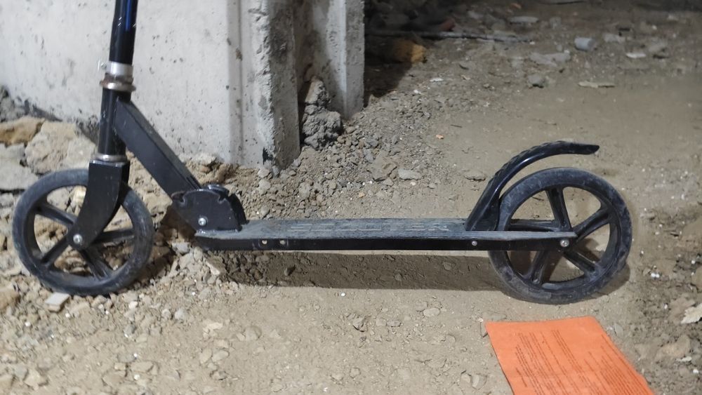 Детский старый самокат