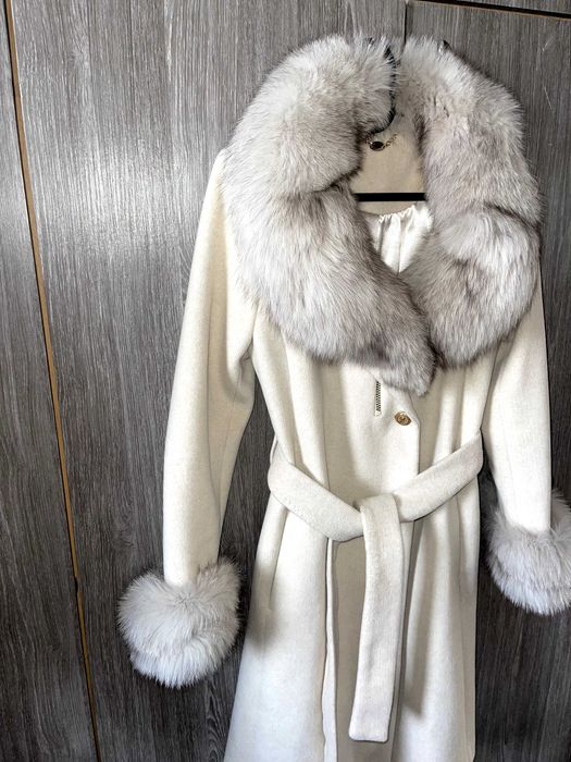 палто бяло беж слонова кост естествен косъм лисица и кашмир яке дамско