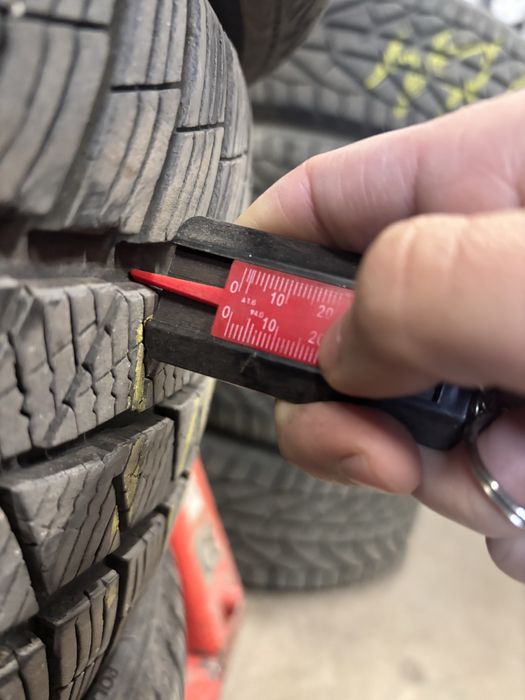 Гуми 4 бр Barum зимни 225/50R17