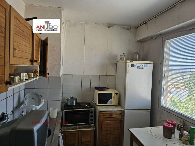 Продава се Двустаен апартамент в София, Полигона - 65 кв.м за 2000 €/кв.м - Снимка #3