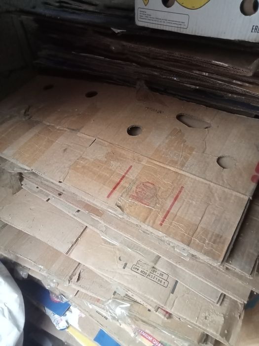 Коробки срочно продам