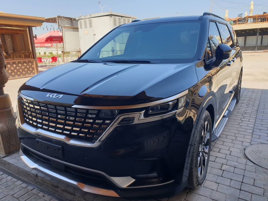 Kia Carnival lyuks