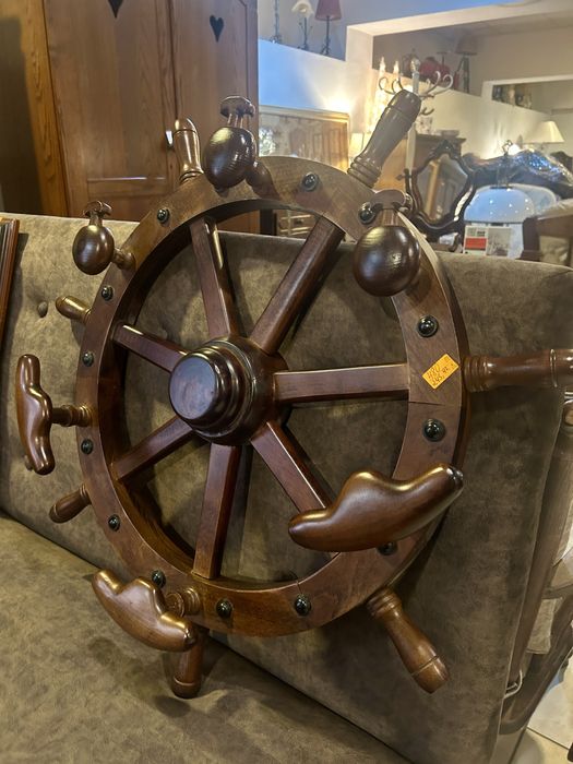 Масивна закачалка Холандия