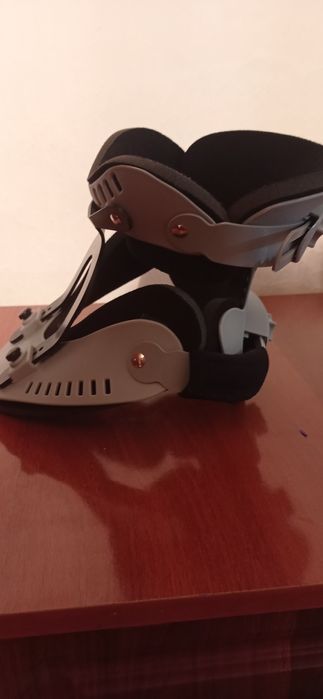 Фиксатор шейный воротник