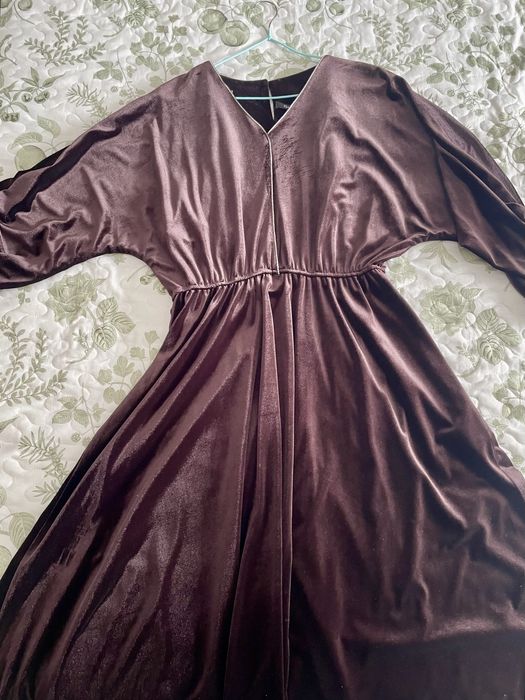 Платье велюр 48 размер