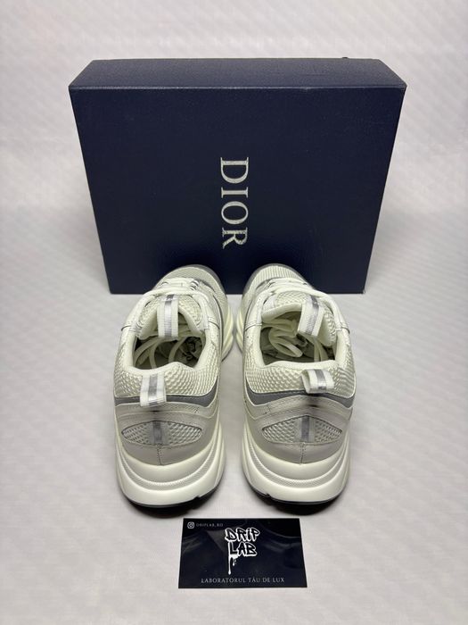 Christian Dior B22