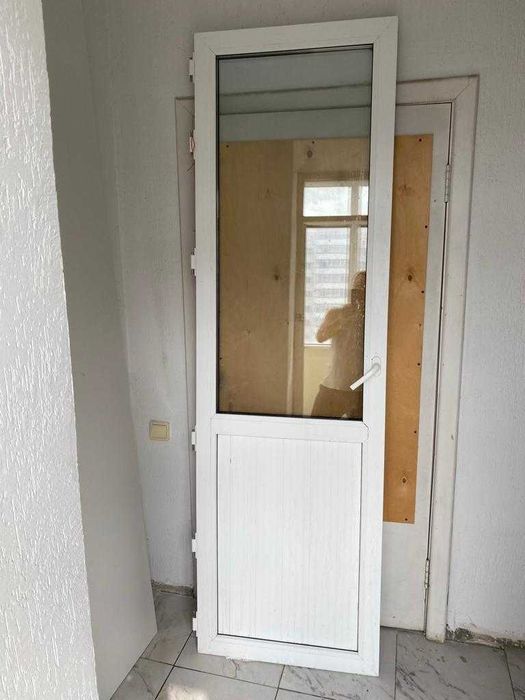 Балконная дверь,пластиковая