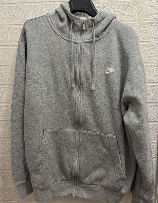 Различни марки дрехи