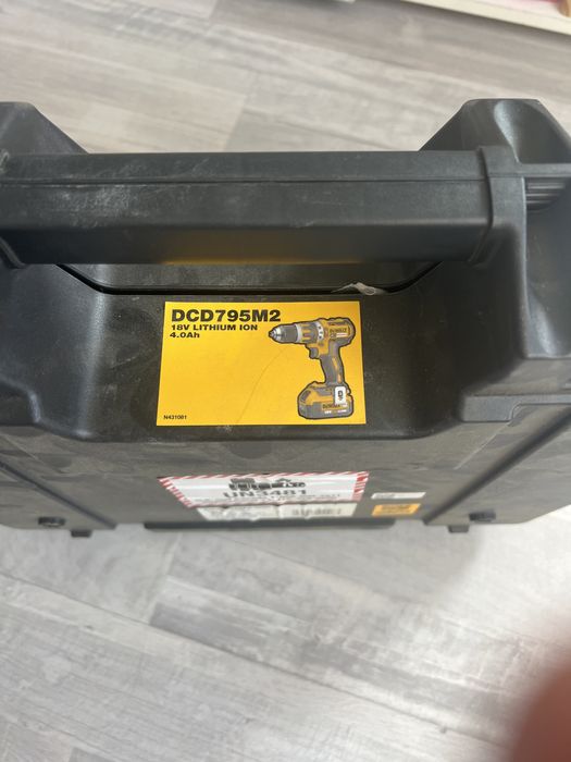 Акумулаторен ударен винтоверт DEWALT DCD795D2