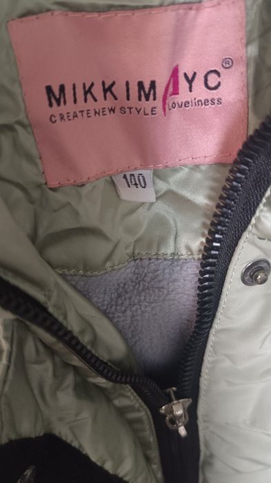 Продам зимнюю куртку на девочку