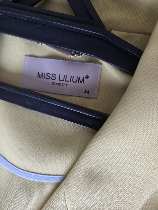 Продам женский костюм