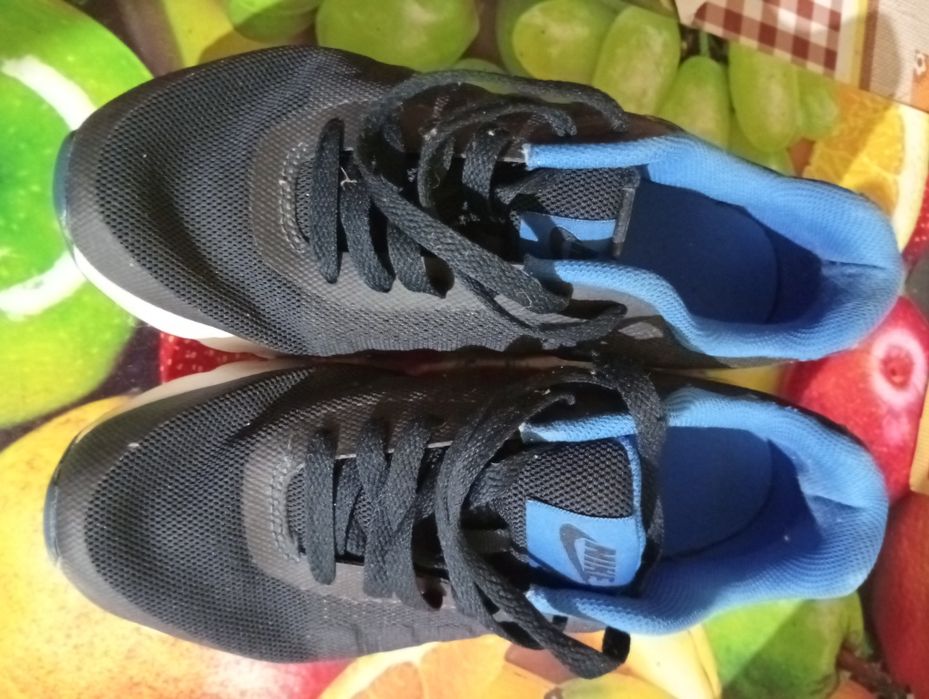 Adidași Nike  SH