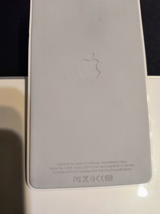 Tastatura APPLE A1359 cu dock IPad