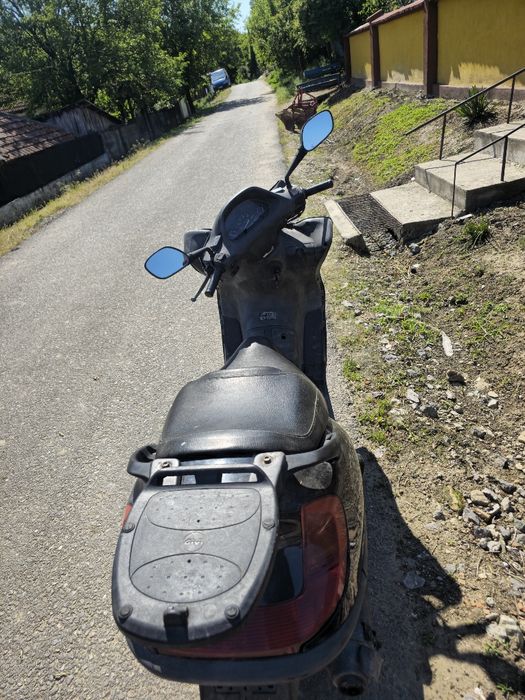 Cross 125 cm³ , Scuter Honda Foresight 250cm³