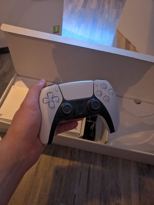PlayStation 5 Disk Edition ( PS5 )