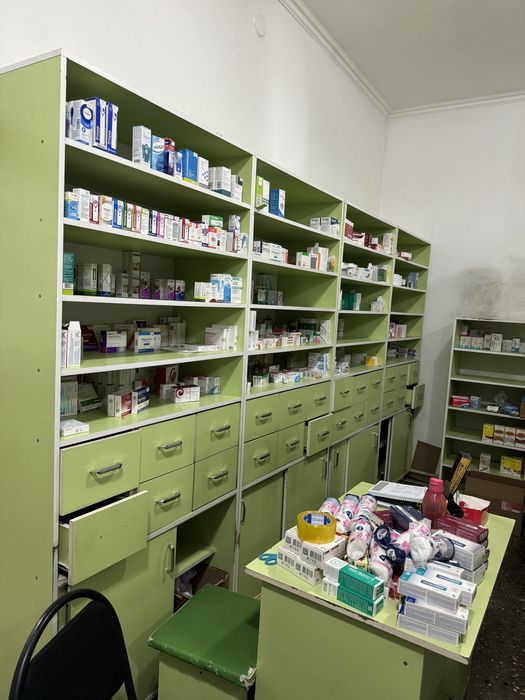Продаю Мебель для аптеки.Торг уместен.