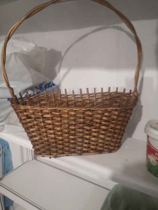 Стара кошница за декорация