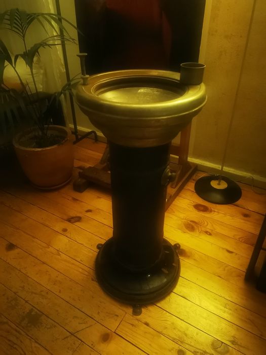 Антикварен медицински умивалник