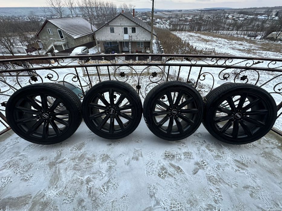 Vând jante Audi R19 + cauciucuri de vară 255/40R19