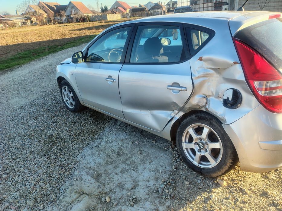 Hyundai i30 avariat