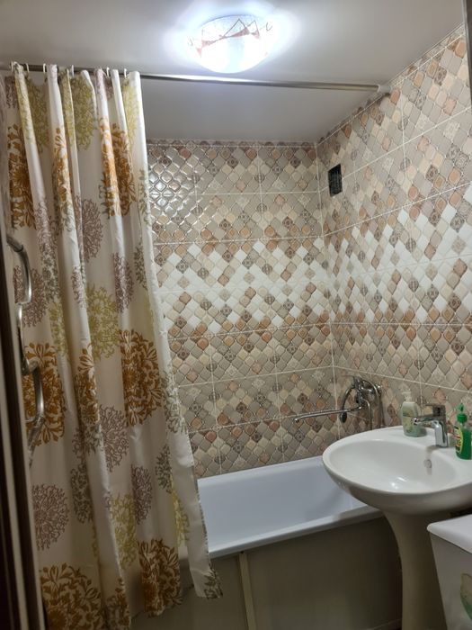 Продам 1,5 район дворец спорта