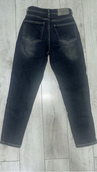 Продам джинсы 25 размер