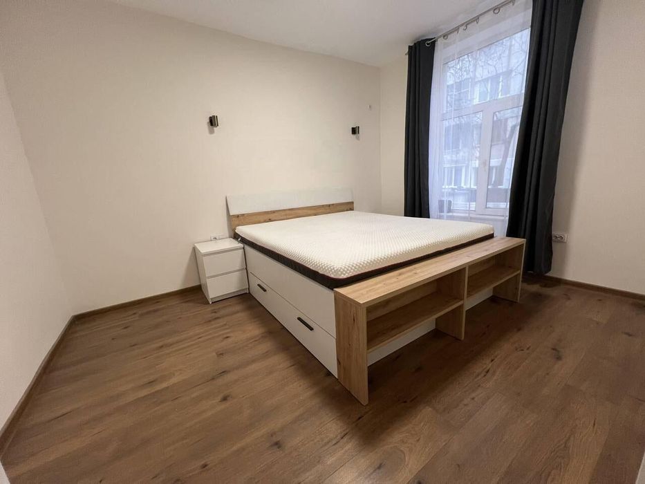 Продава се Двустаен апартамент в Бургас, Център - 117 кв.м за 1795 €/кв.м - Снимка #8