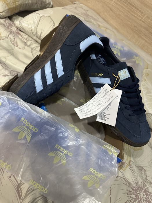Adidas    SPEZIAL