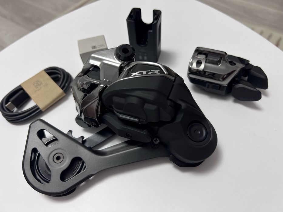 Set Shimano XTR Di2 M9250 SGS acumulator