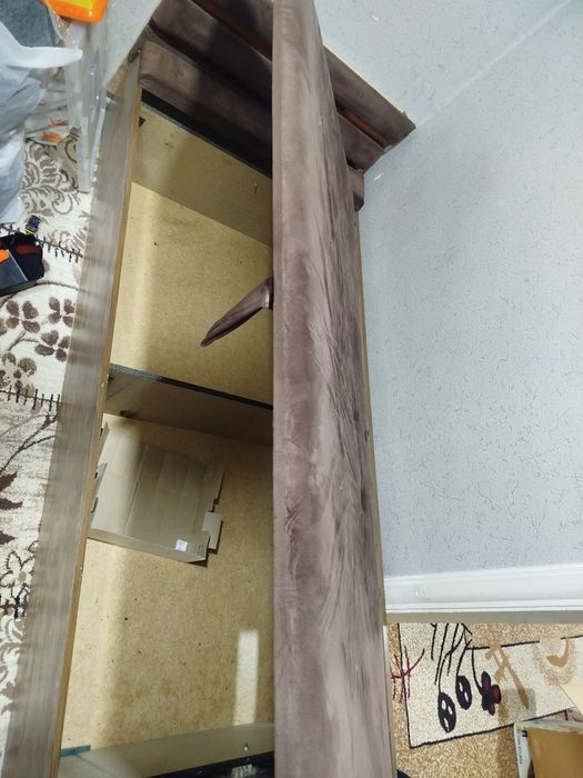 Продается шкаф и кровать односпальная