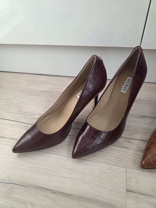 Pantofi Guess noi 37
