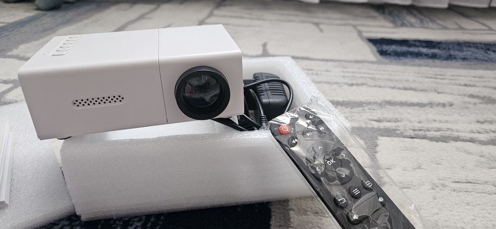 Портативный Проектор мини